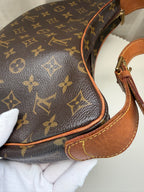 Louis Vuitton croissant MM