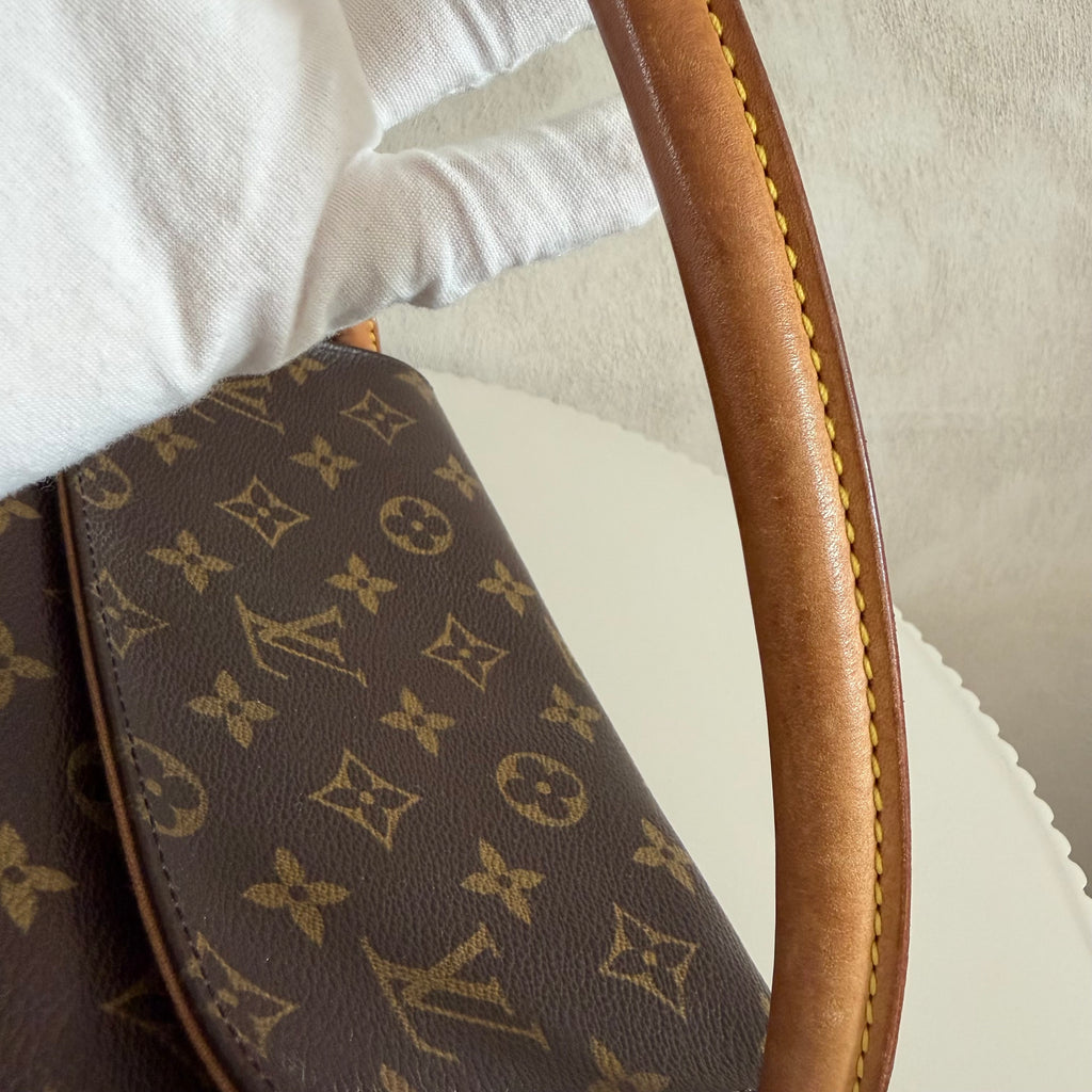 Louis Vuitton mini looping