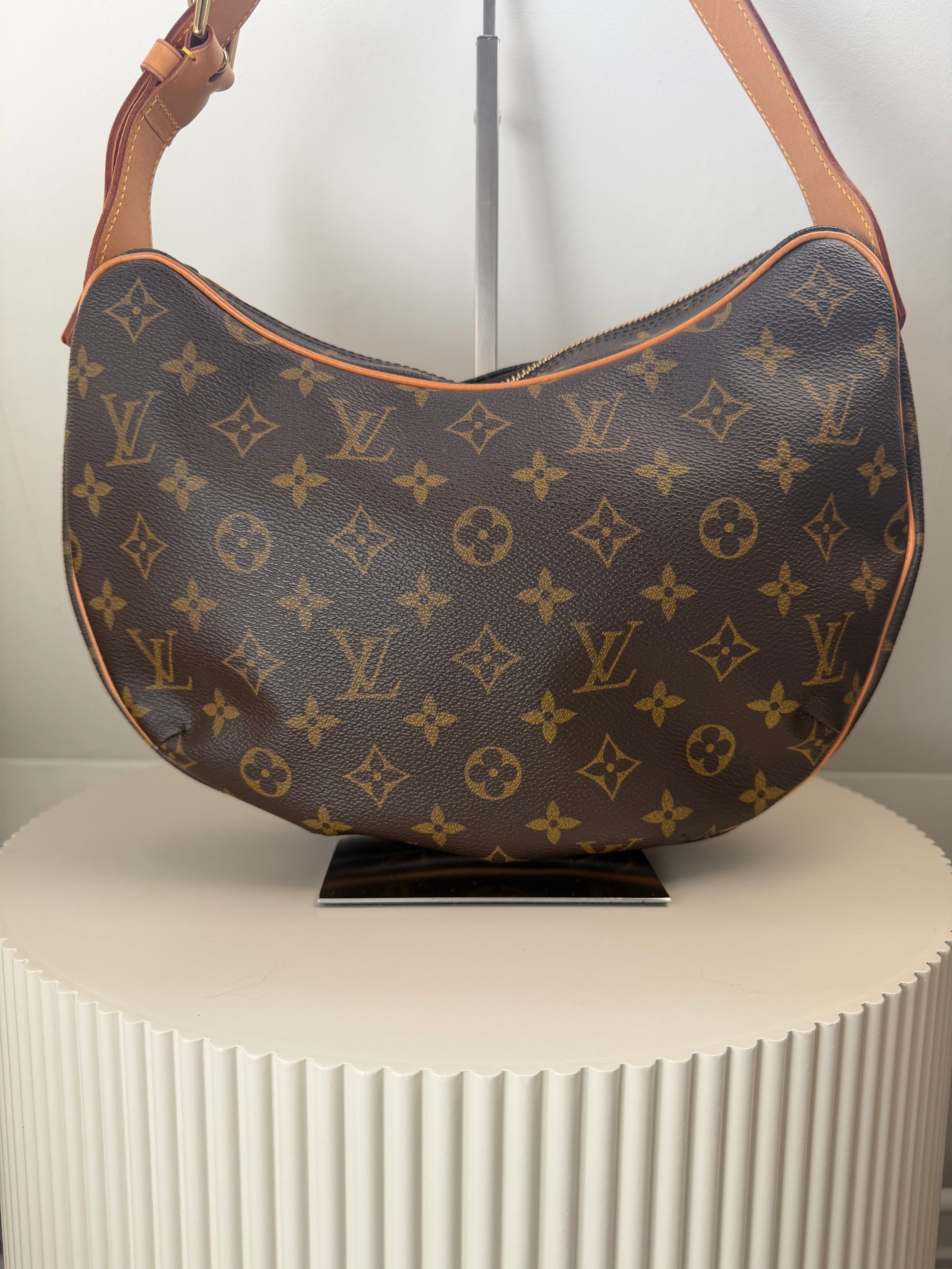 Louis Vuitton croissant MM