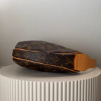 Louis Vuitton croissant MM