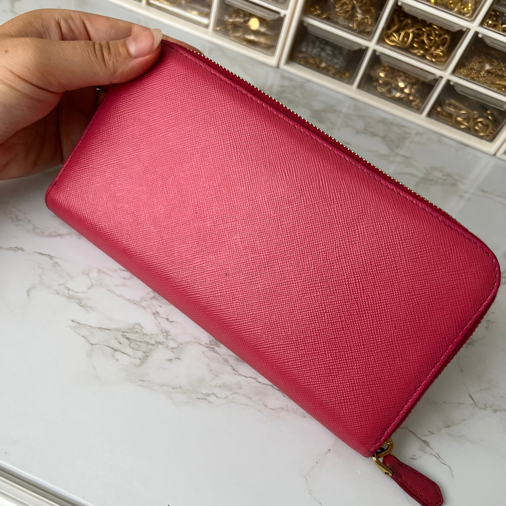 Prada saffiano pink ribbon