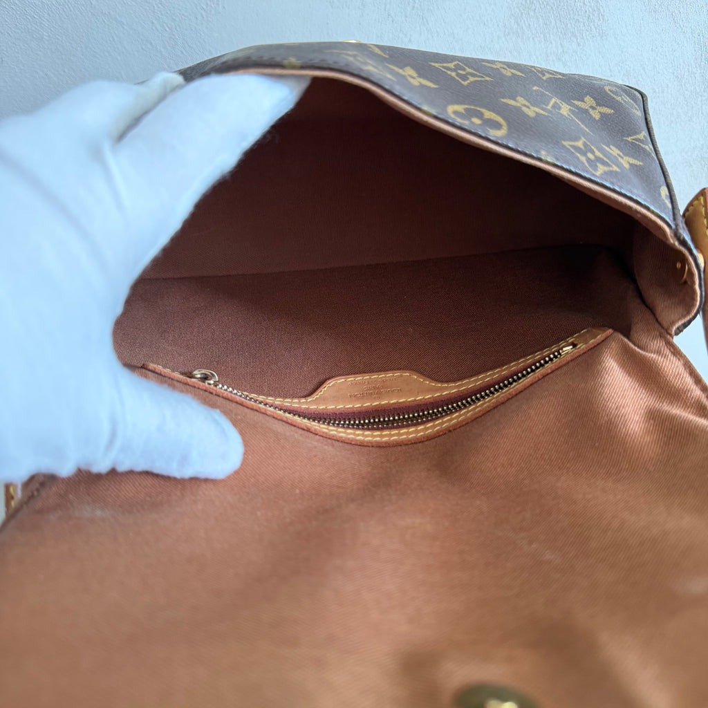 Louis Vuitton mini looping