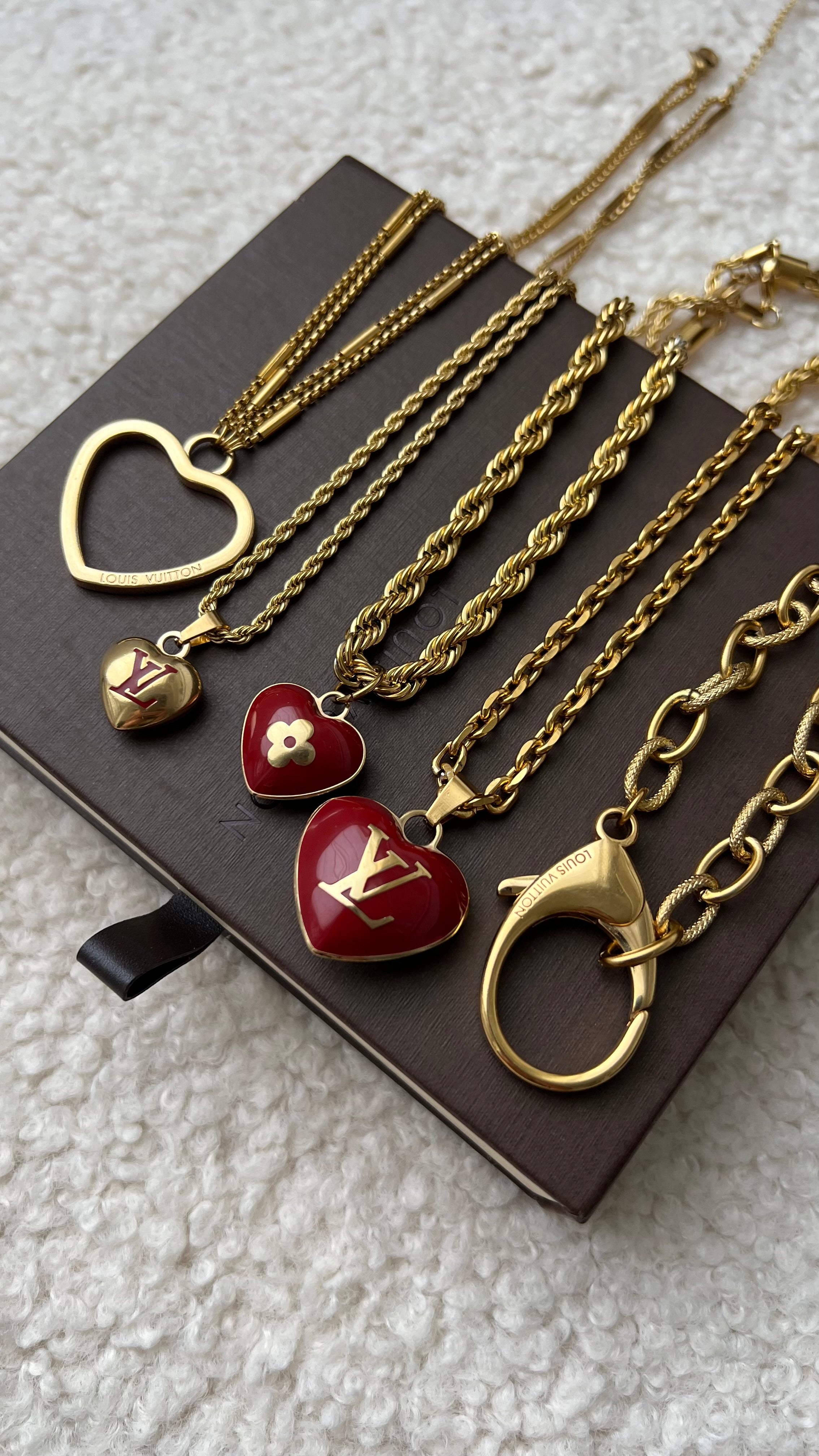 Louis Vuitton sleutelhanger hartjes bedel| ketting