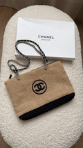 Vintage authentieke Chanel make-up pouch vermaakt tot een tas