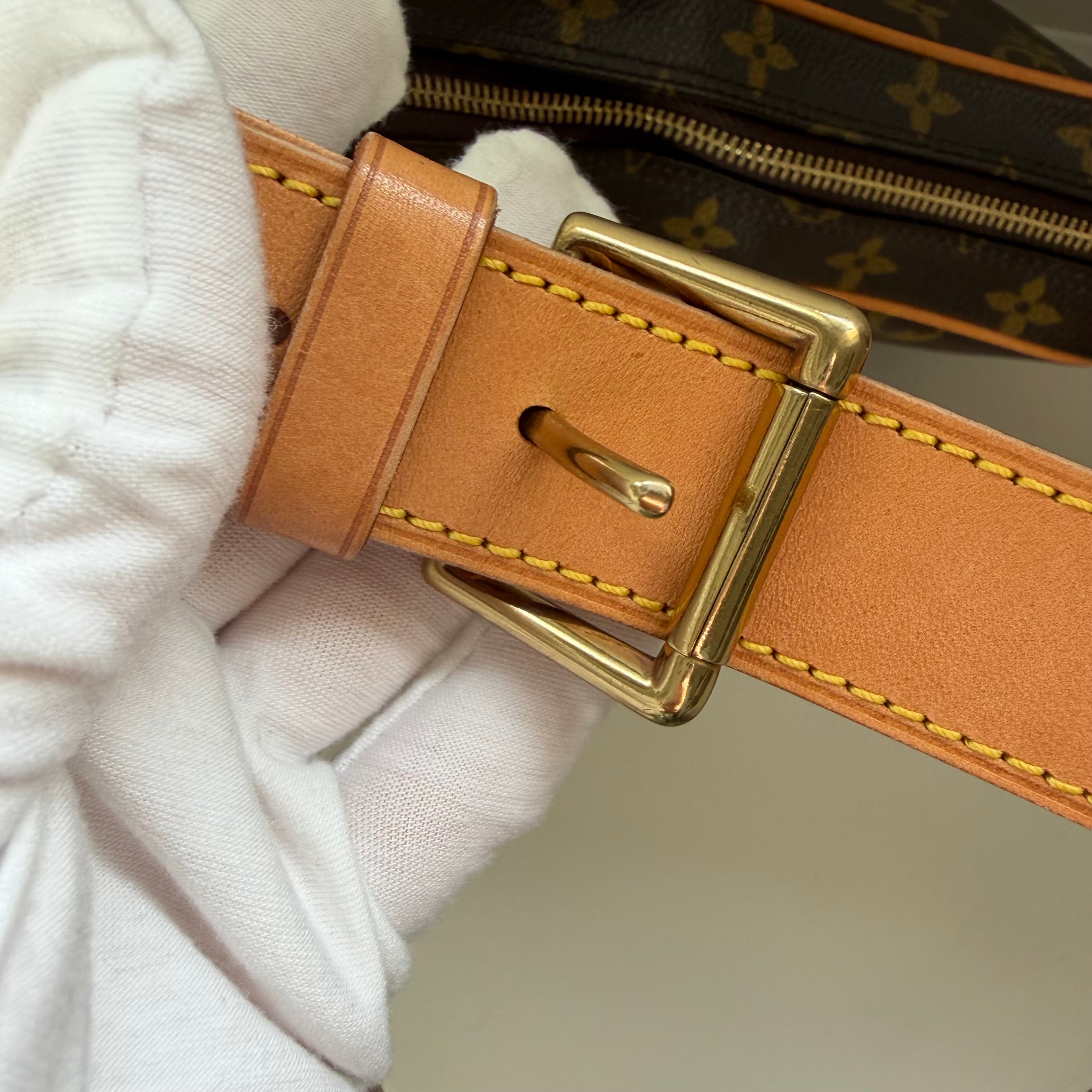 Louis Vuitton croissant MM