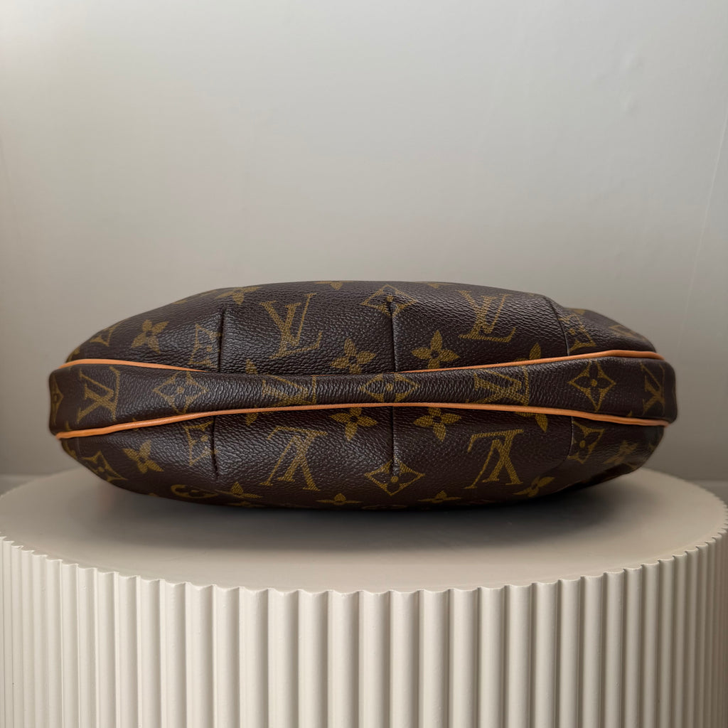 Louis Vuitton croissant MM