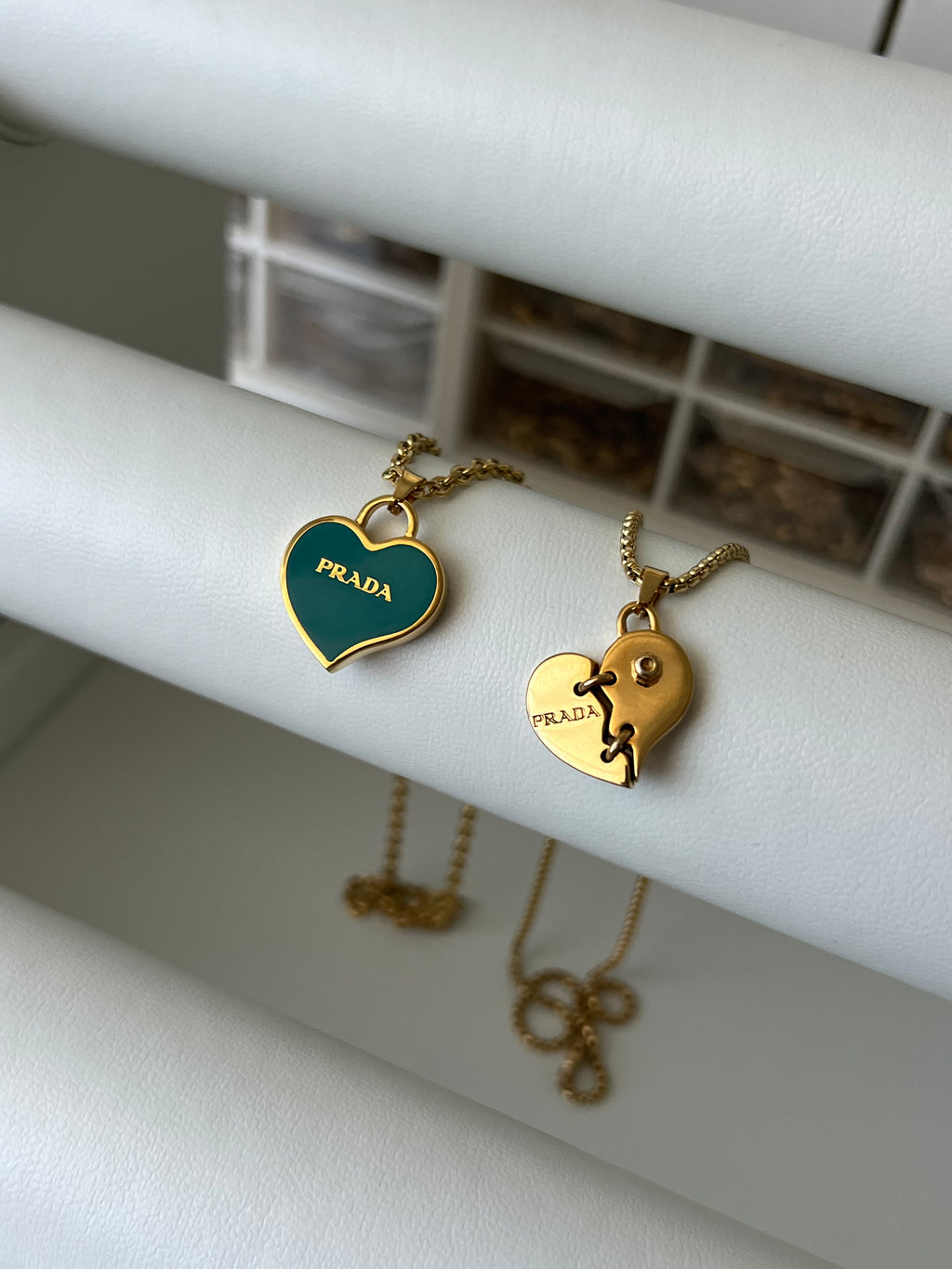 Prada hartjes bedel | Ketting