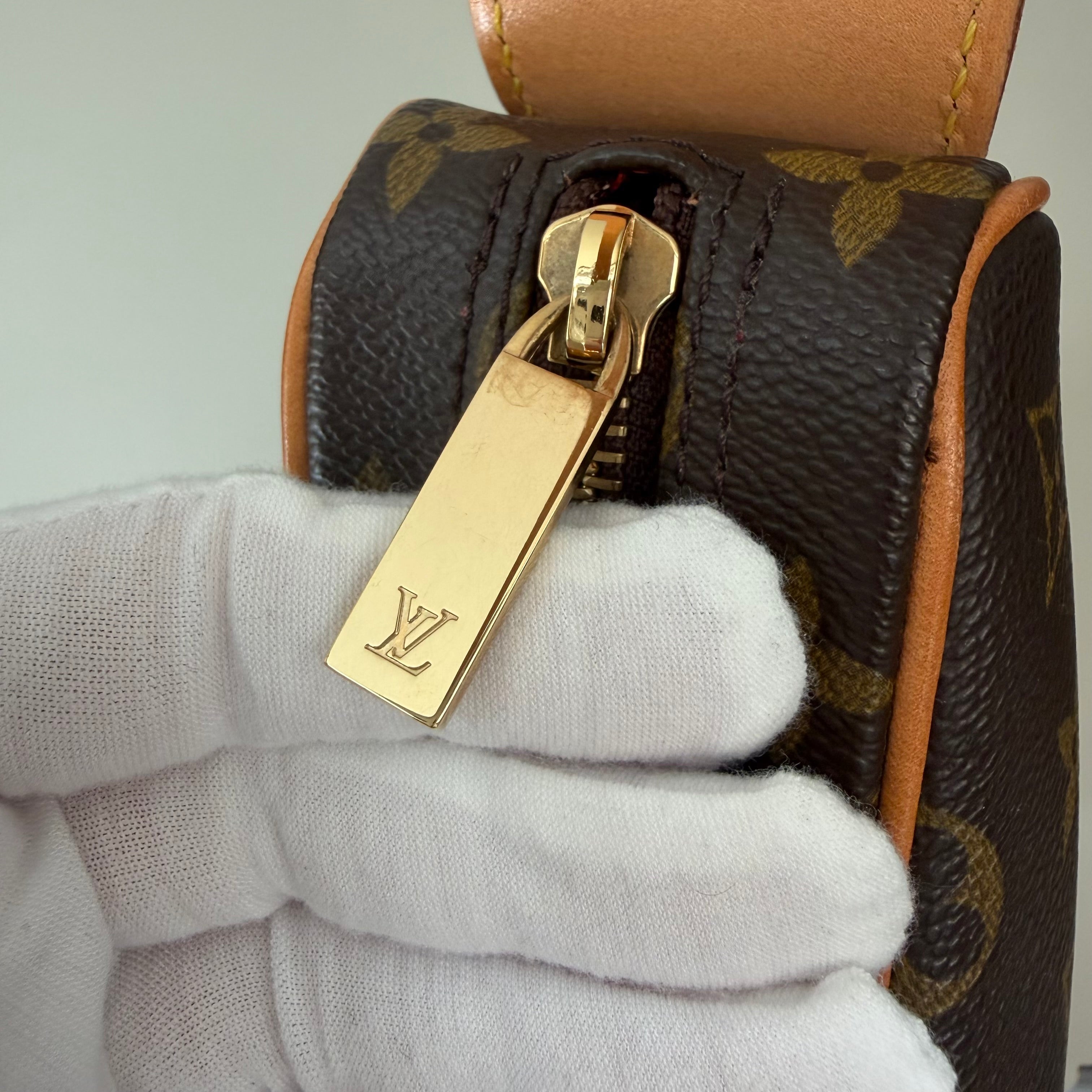 Louis Vuitton croissant MM
