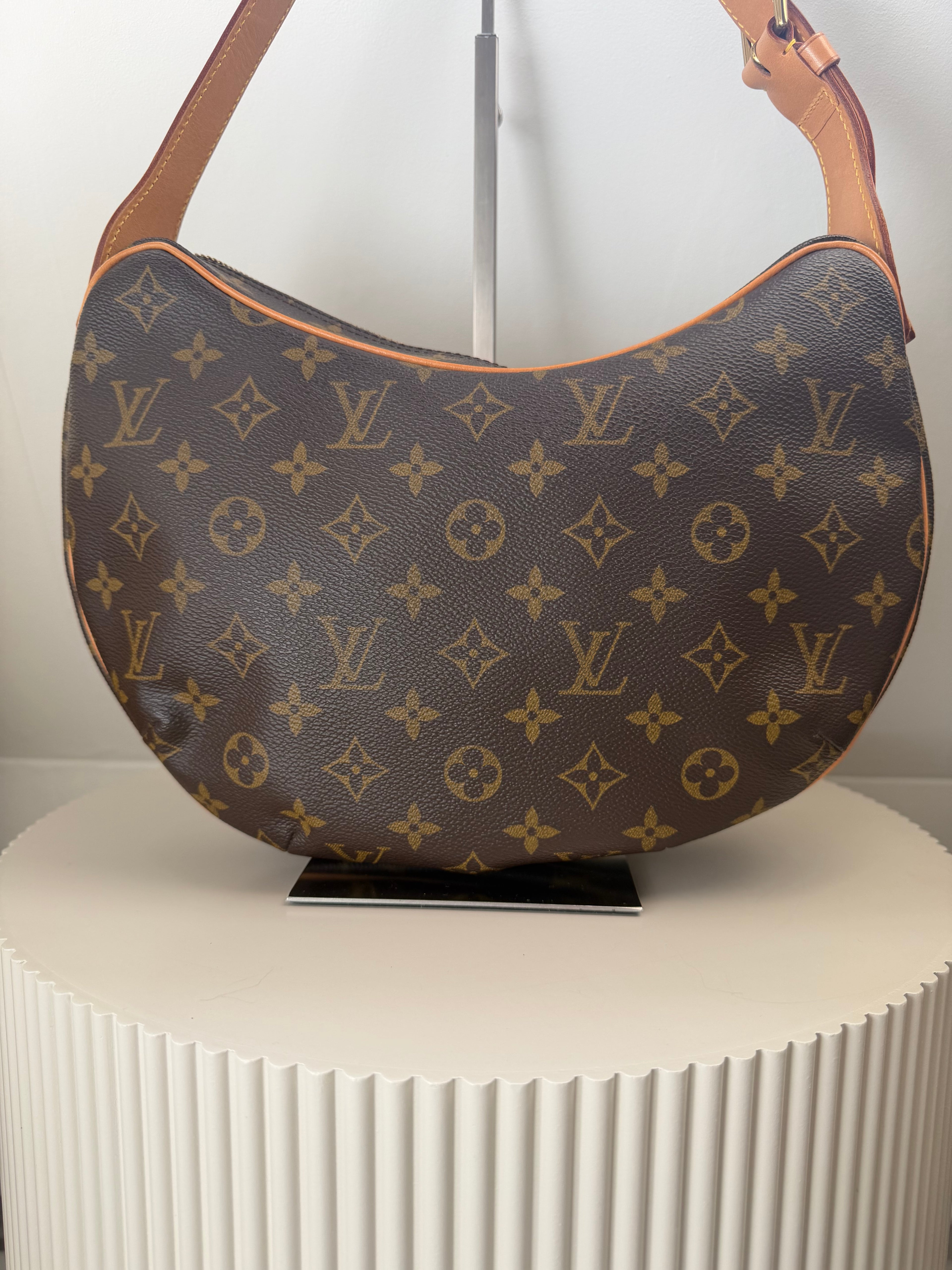 Louis Vuitton croissant MM