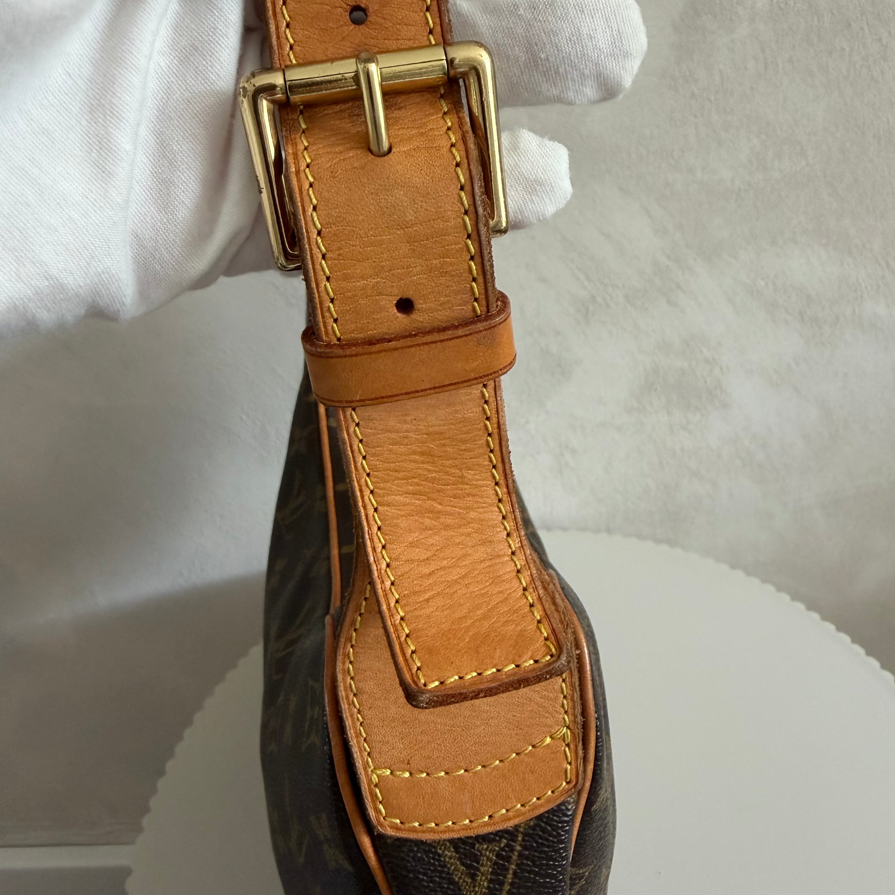 Louis Vuitton croissant MM