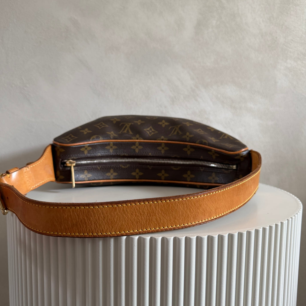 Louis Vuitton croissant MM