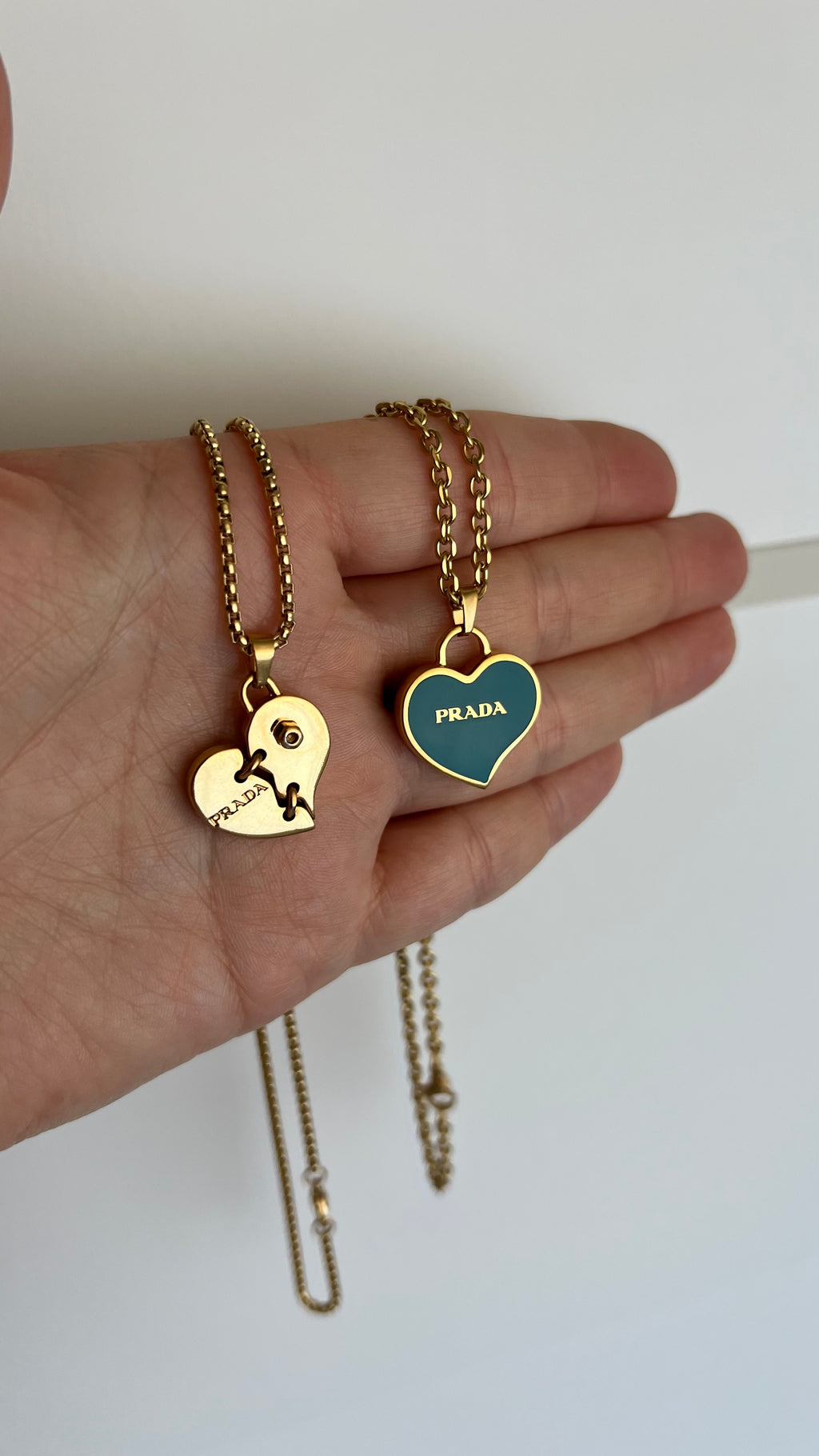Prada gebroken hart bedel | Ketting