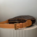 Louis Vuitton croissant MM