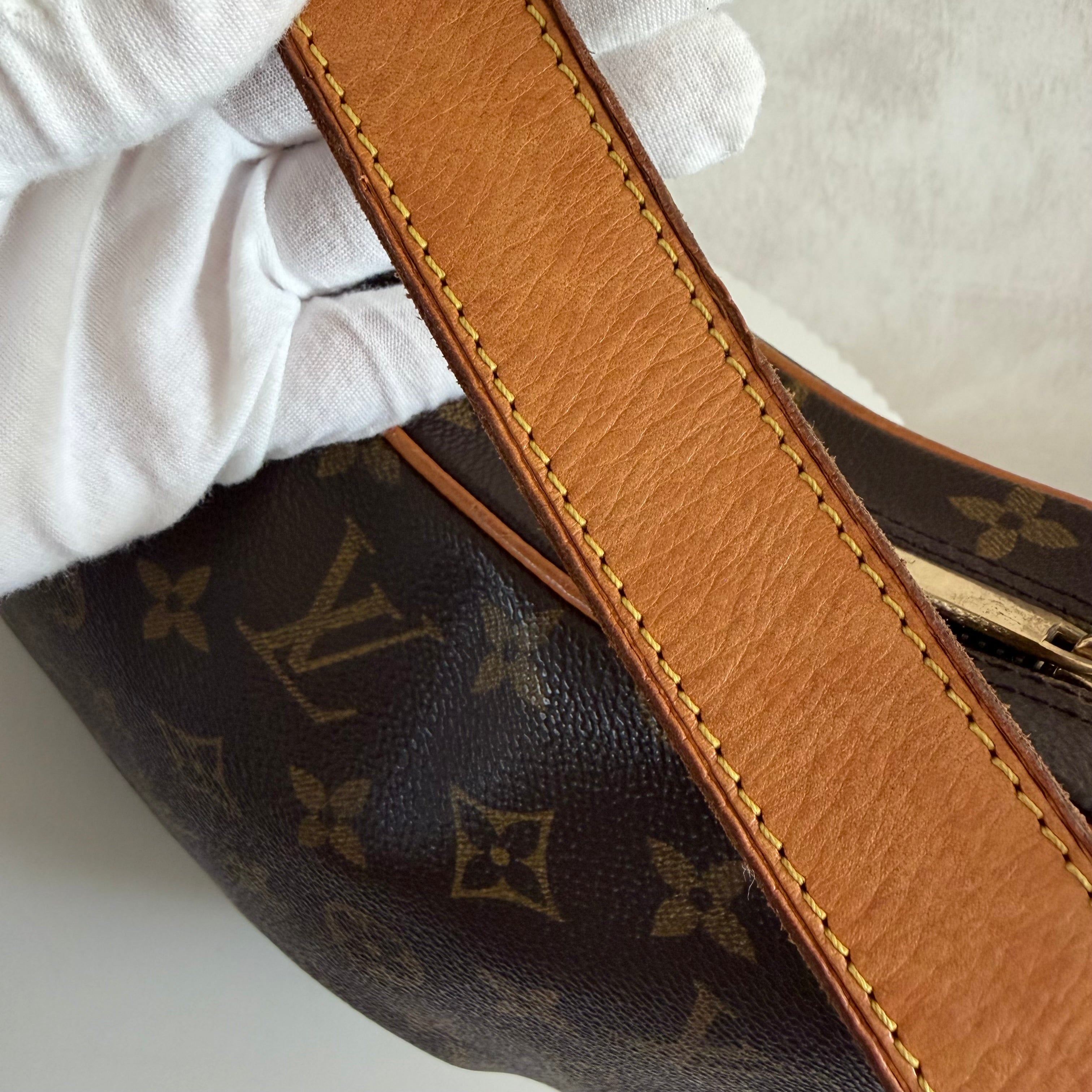 Louis Vuitton croissant MM