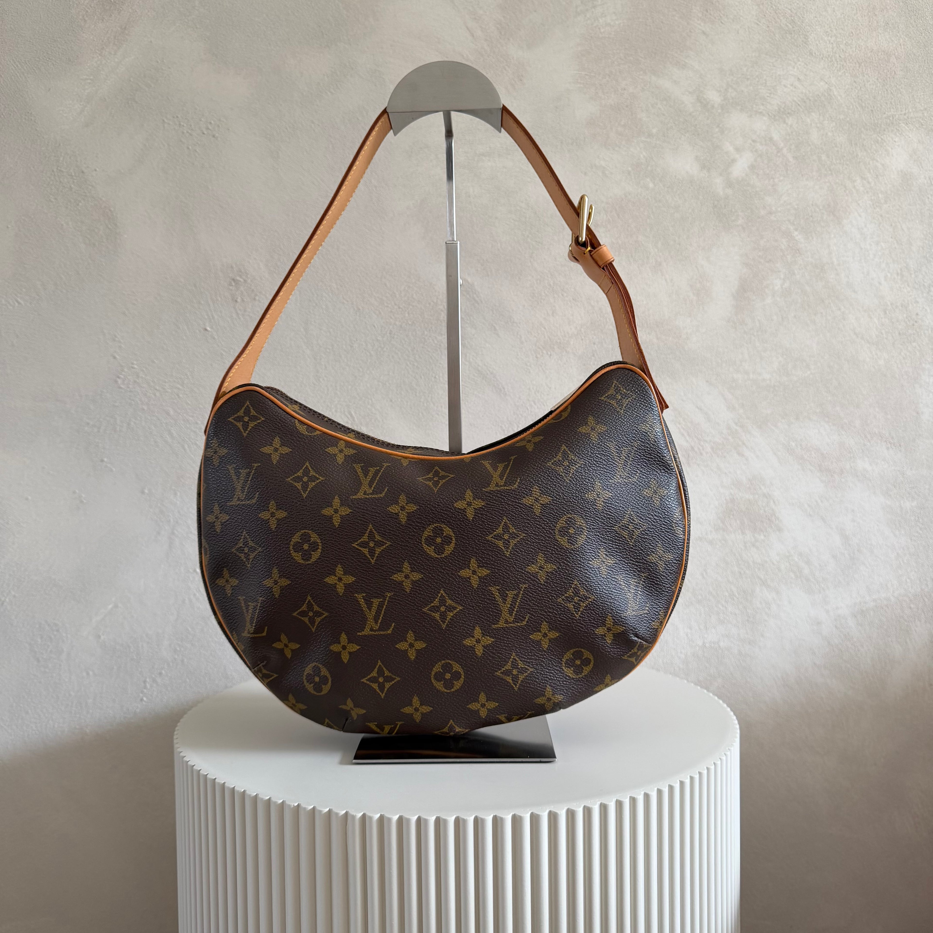 Louis Vuitton croissant MM