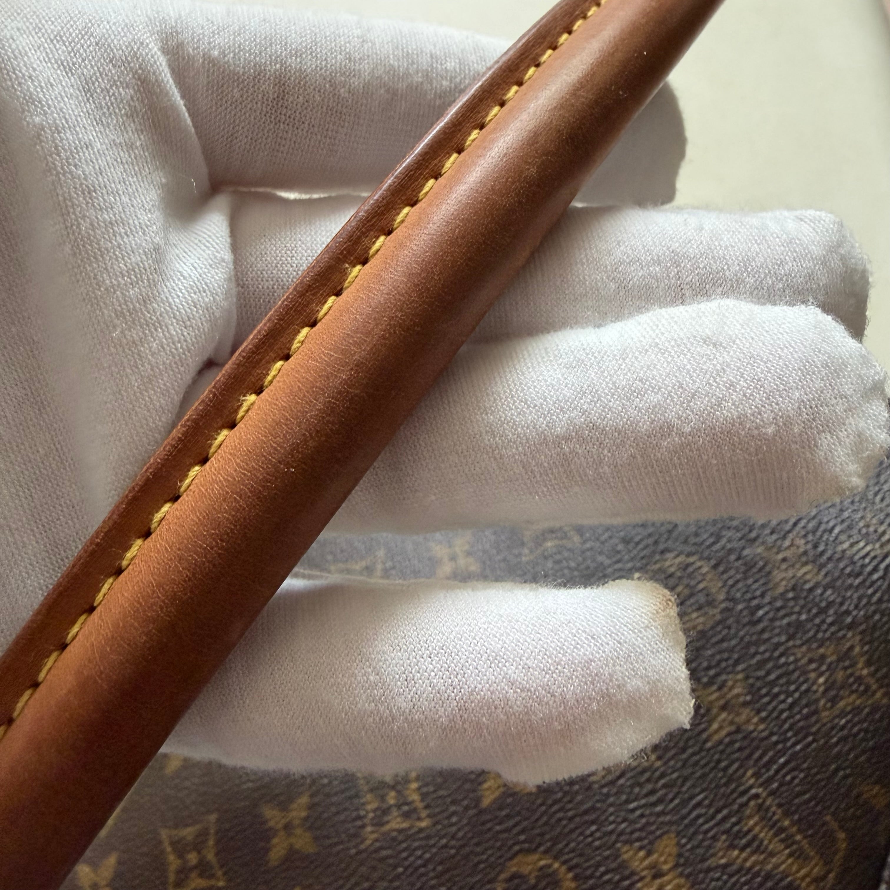 Louis Vuitton looping MM