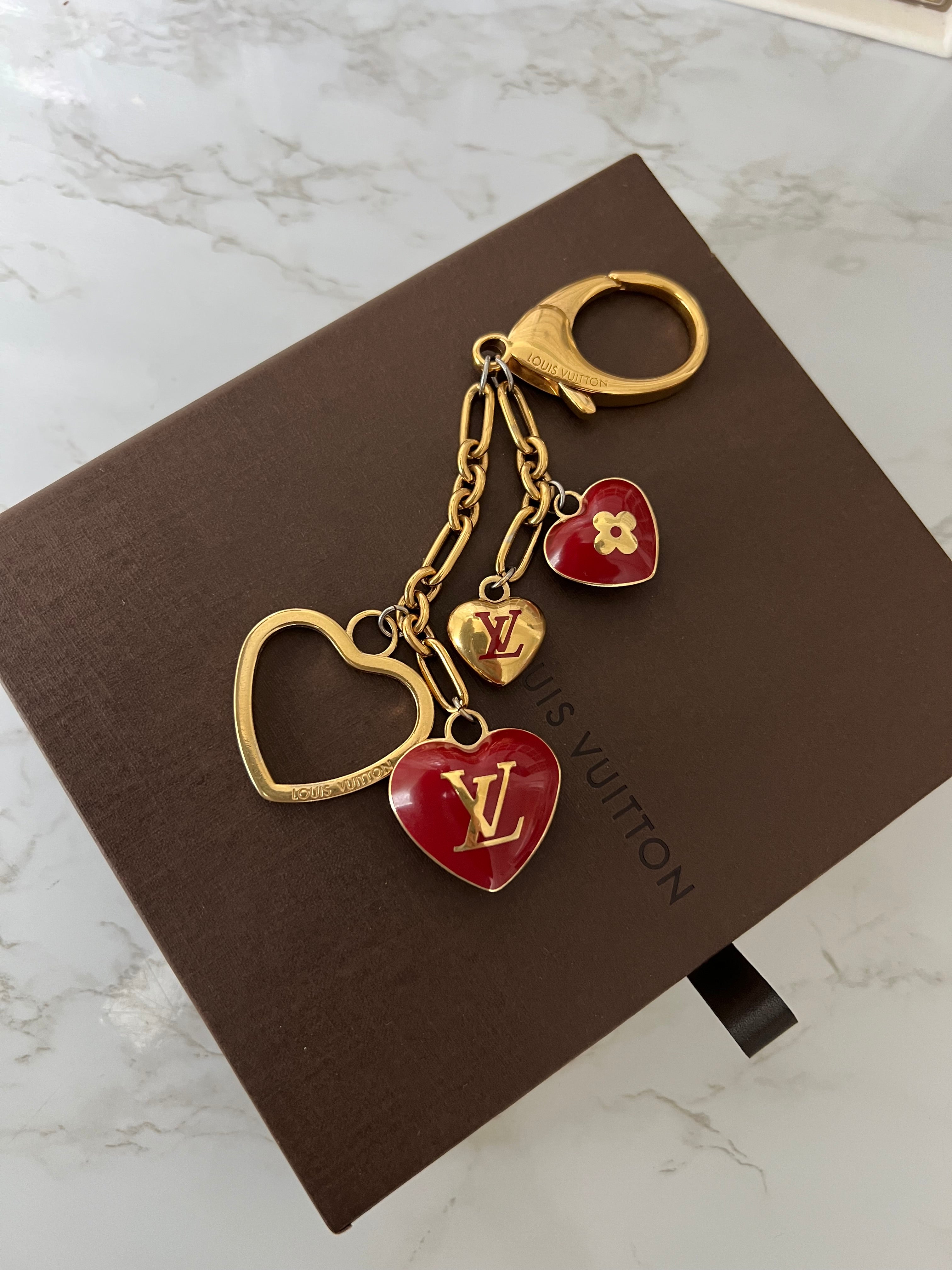 Louis Vuitton sleutelhanger hartjes bedel| ketting