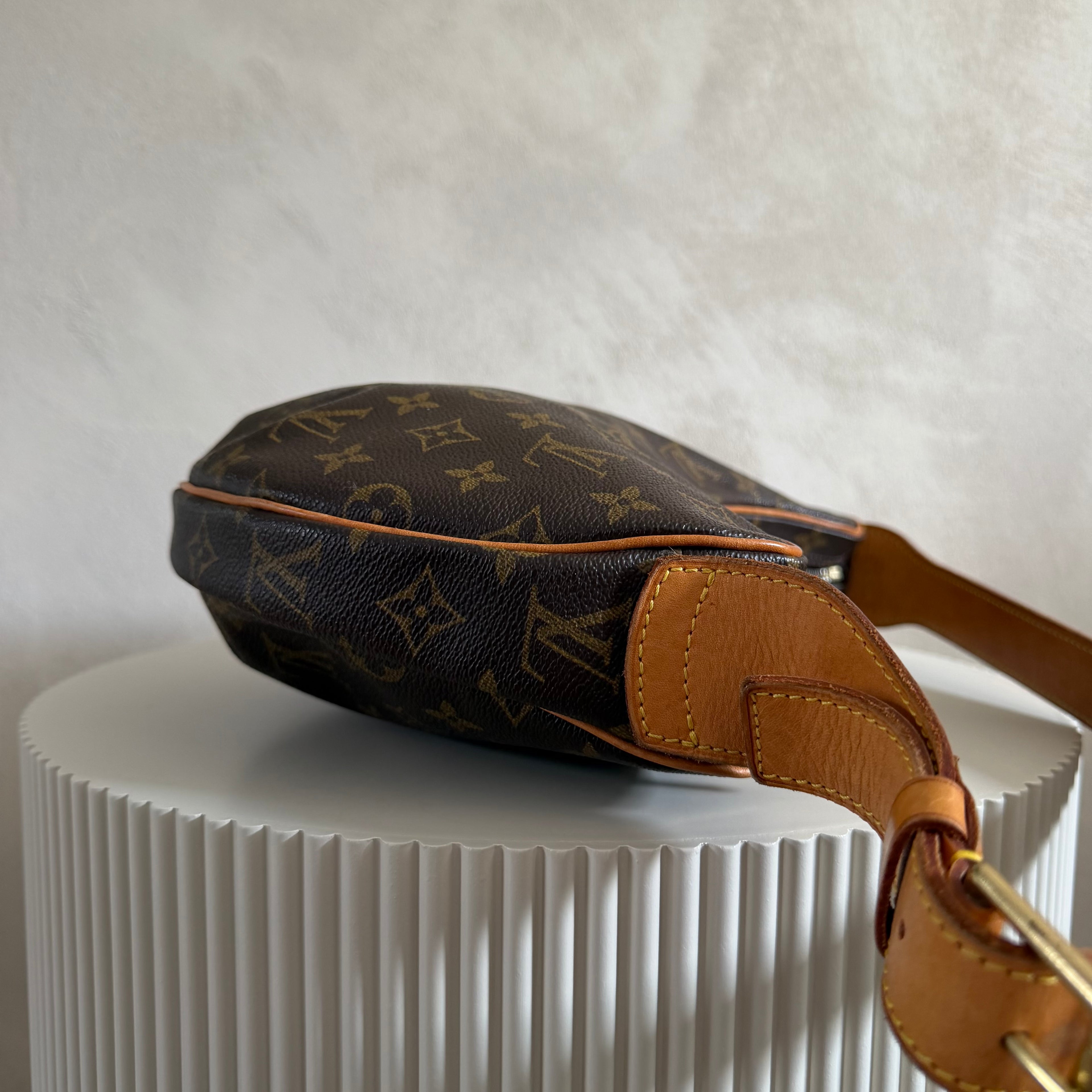 Louis Vuitton croissant MM