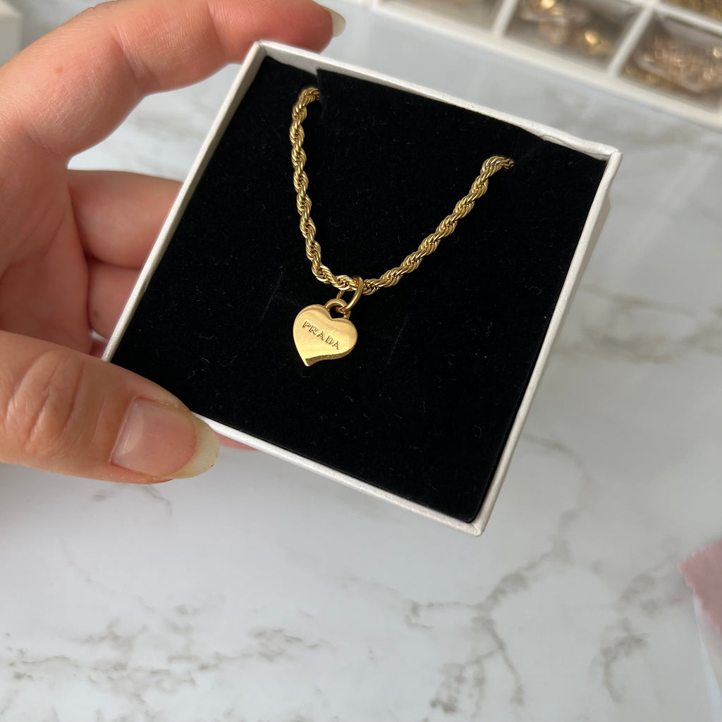 Prada hartjes logo van tassenbedel | Ketting