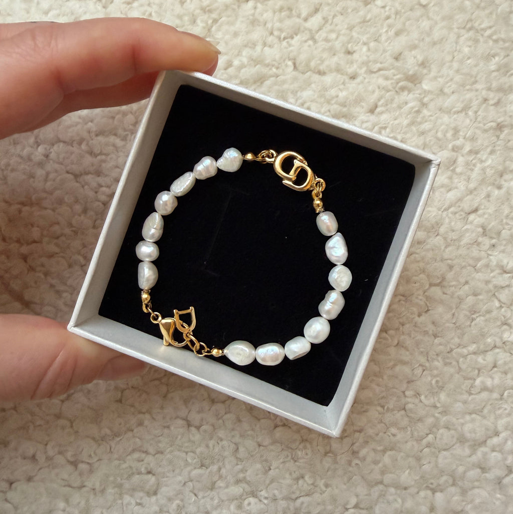 Dior bracelet bedel | zoetwater parel armband.