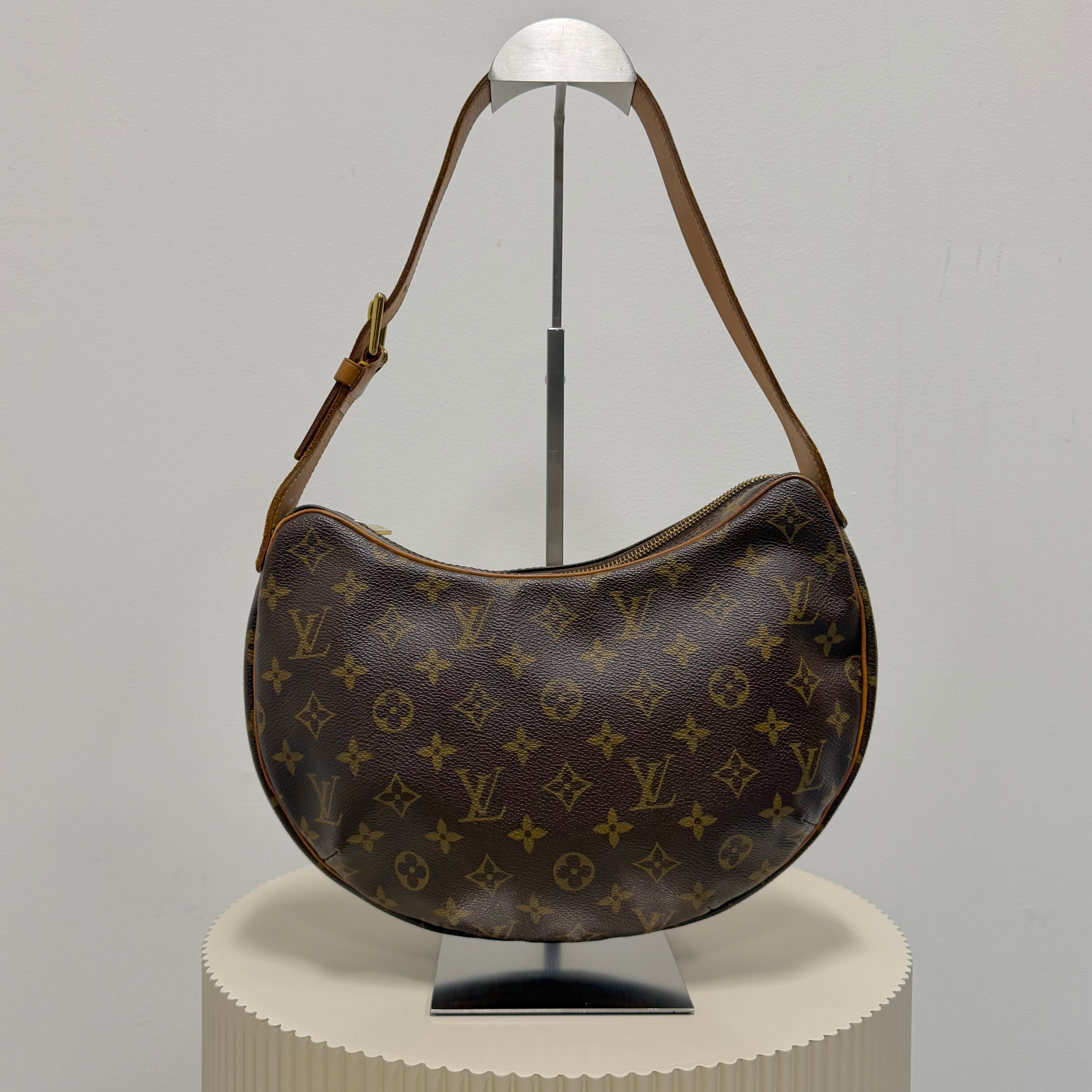Louis Vuitton croissant MM