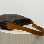 Louis Vuitton croissant MM